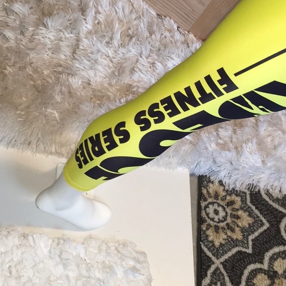 Stylish Yellow Leggings - Picture 4 of 8